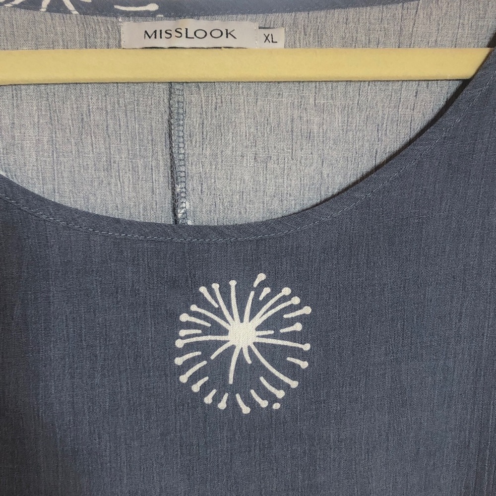 NWOT MISSLOOK Charcoal Grey Top with White Floral Accents - Picture 2 of 7
